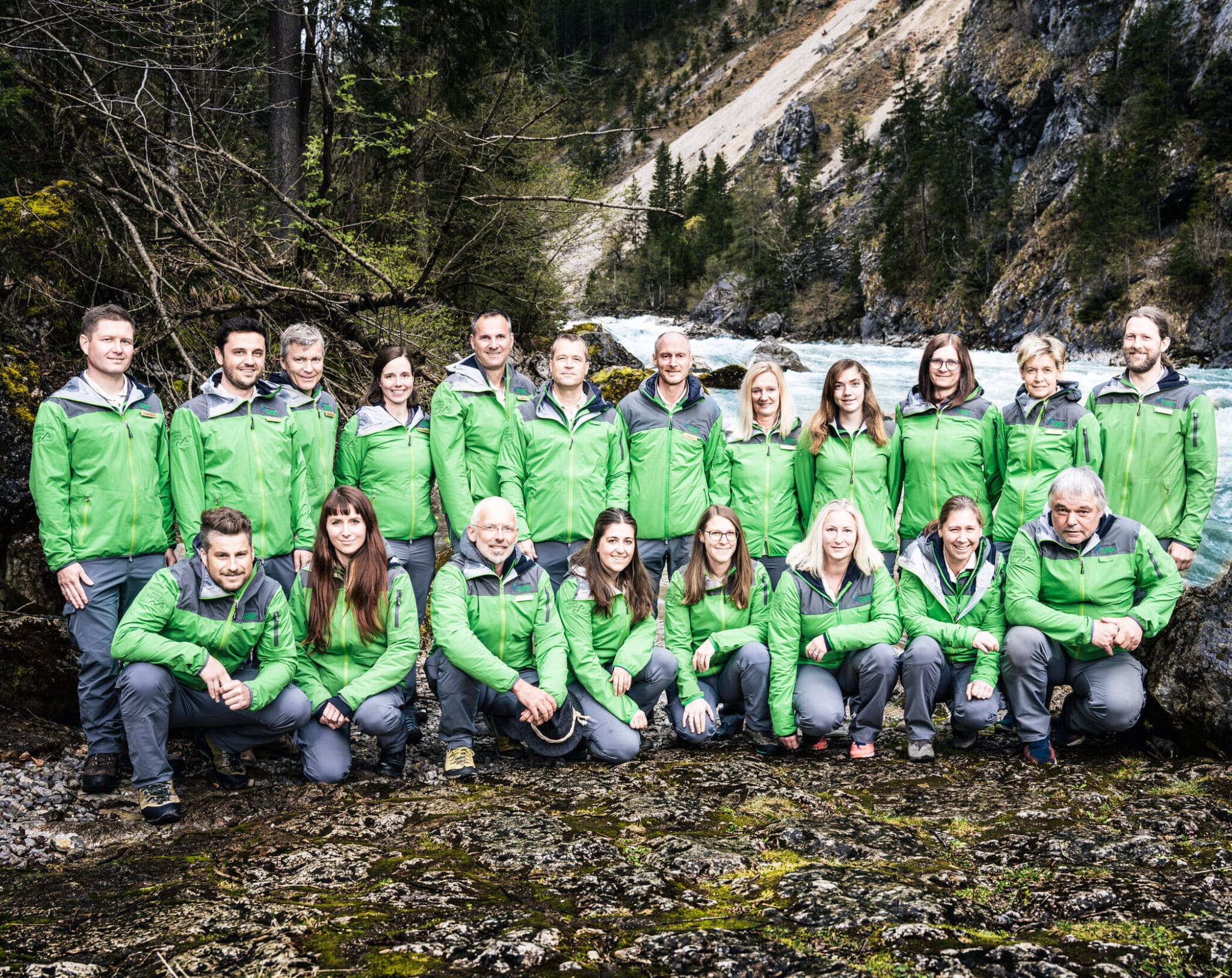Group photo_c-Thomas-Sattler-narrow